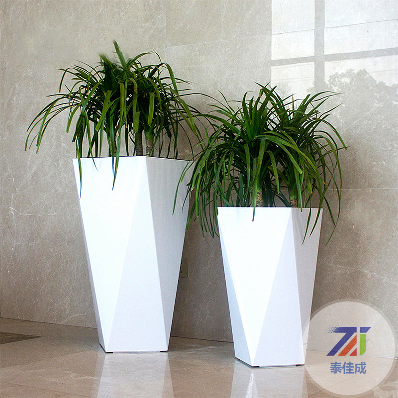 玻璃鋼生產(chǎn)廠家如何把握雕塑設計的空間情緒