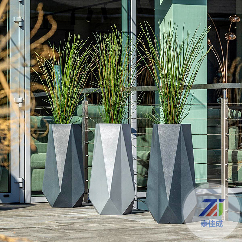 四川成都商場選擇高檔組合玻璃鋼花盆廠家