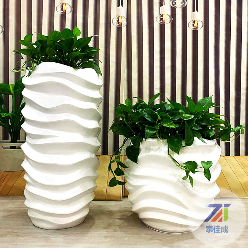 深圳玻璃鋼雕塑在城市不同地方該選擇放置不同類型