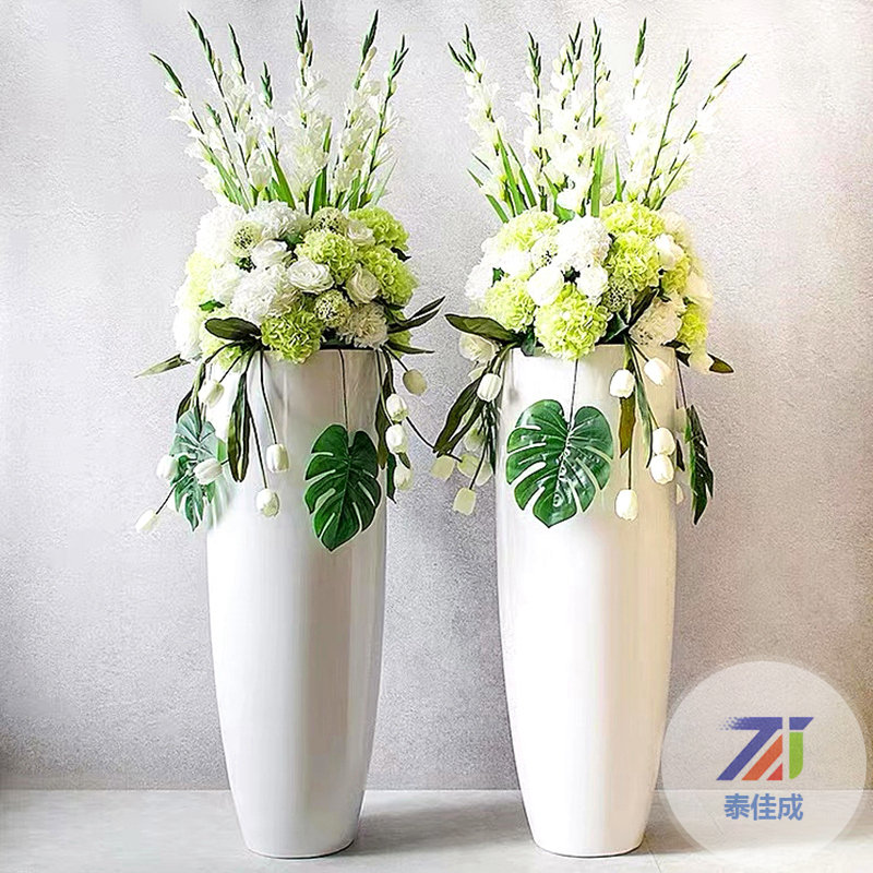 深圳玻璃鋼工廠制作玻璃鋼雕塑要點都有哪些？