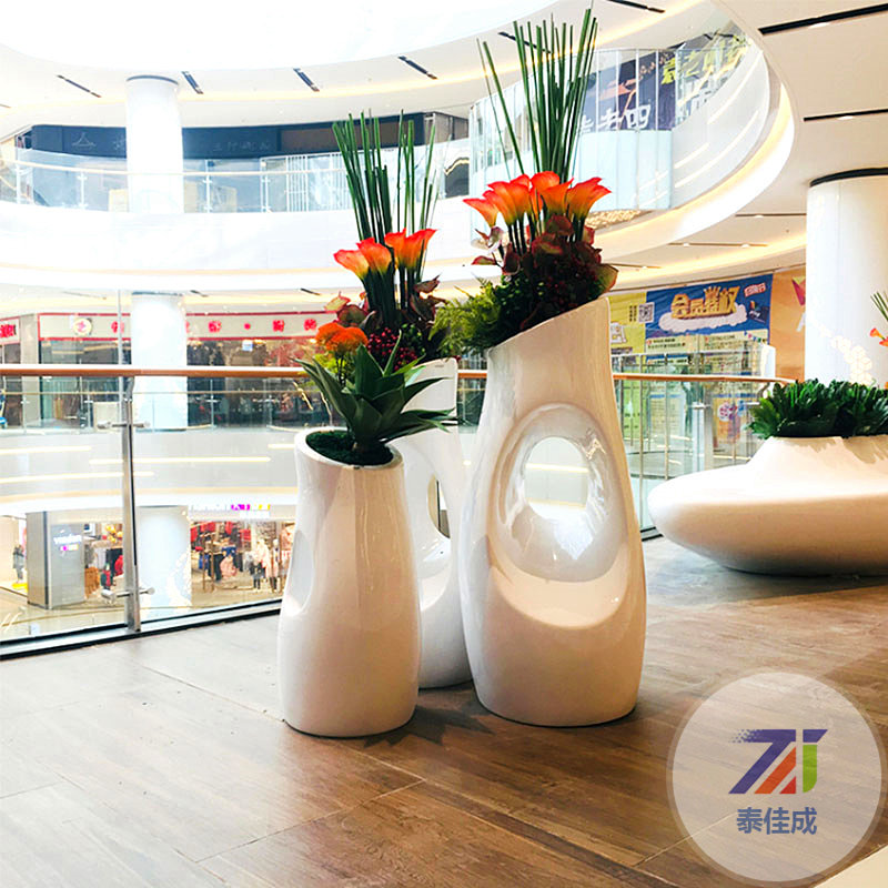 深圳玻璃鋼廠如何布置玻璃鋼花盆來(lái)吸引顧客的目光